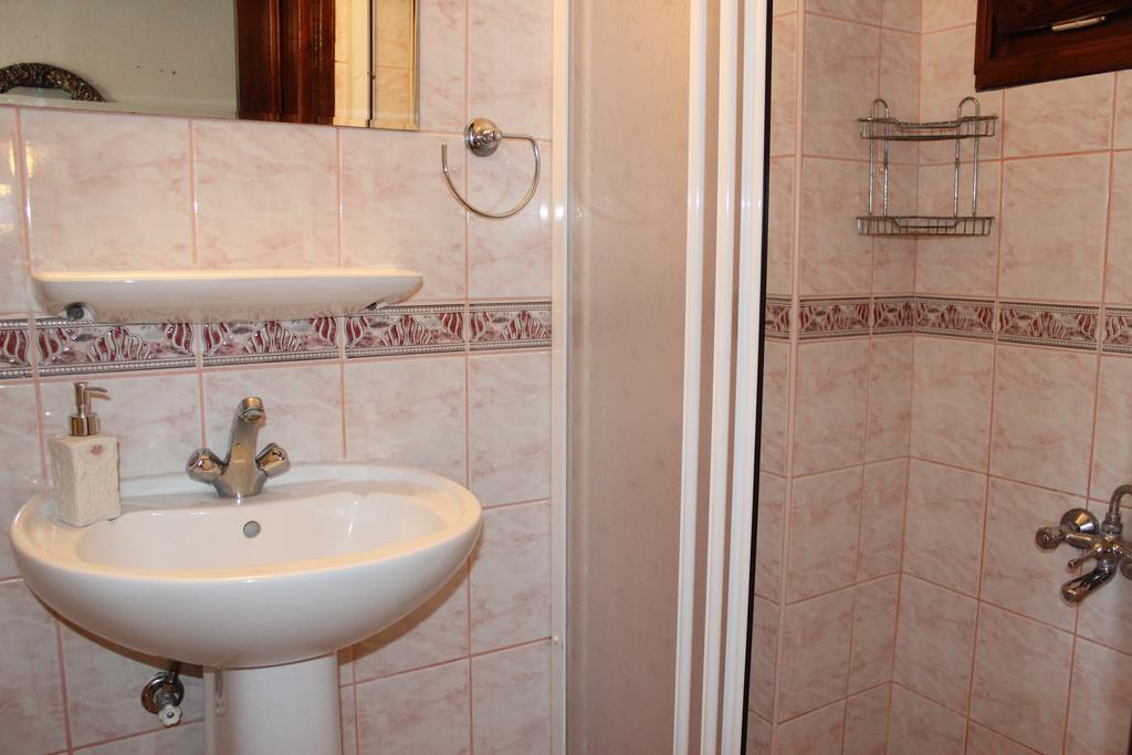 Uysal Pansiyon Bozcaada Habitación foto