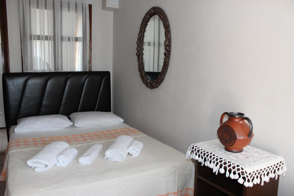 Uysal Pansiyon Bozcaada Habitación foto